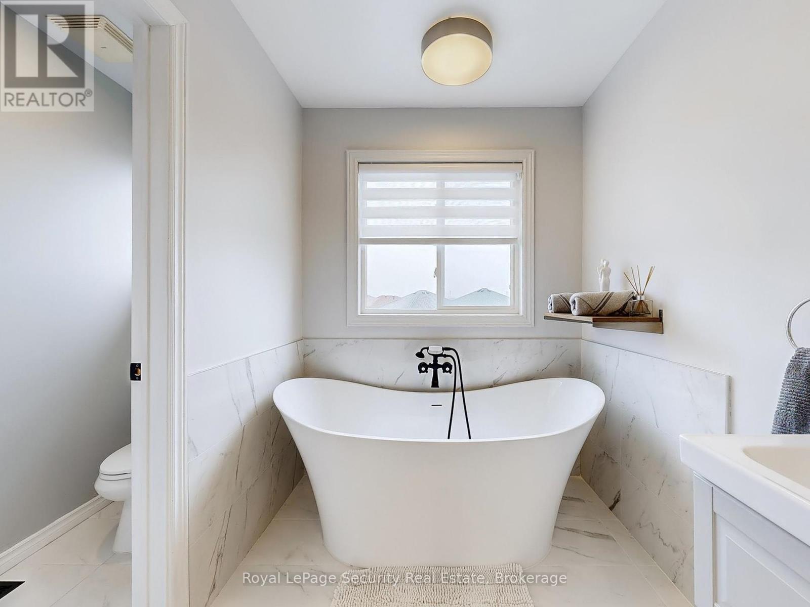 128 Daiseyfield Crescent, Vaughan, Ontario  L4H 2T7 - Photo 28 - N12360755