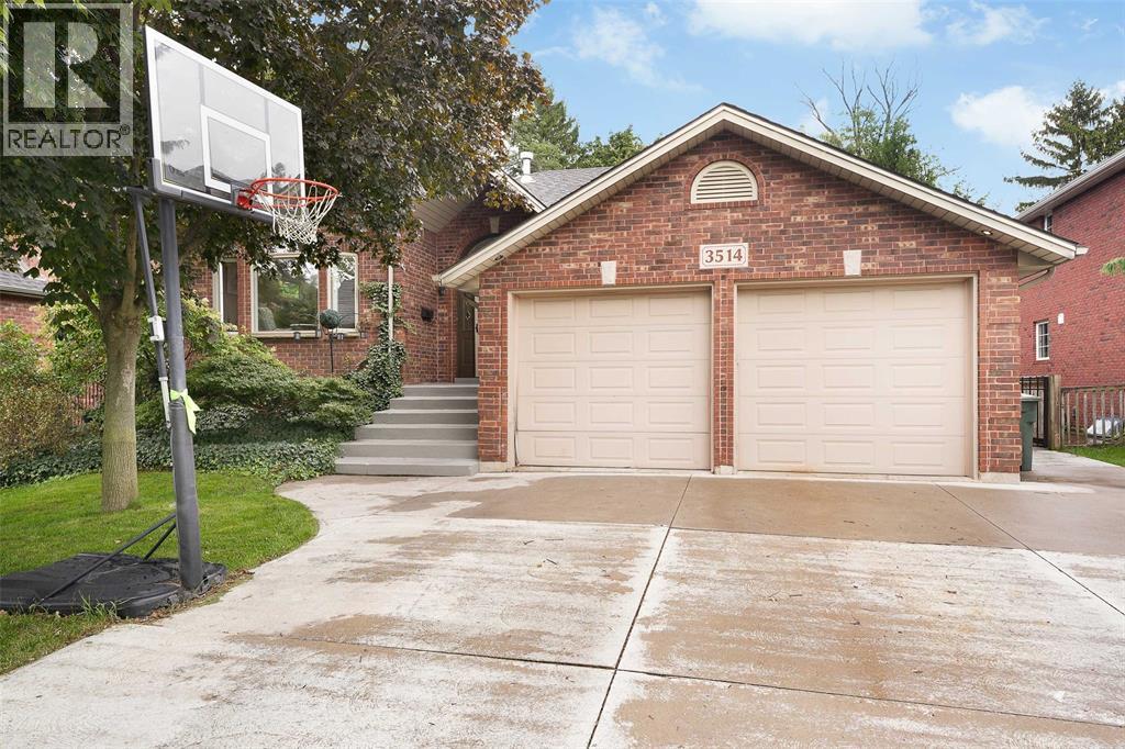 MLS# 25021889: 3514 BRUCE AVENUE, Windsor, Canada