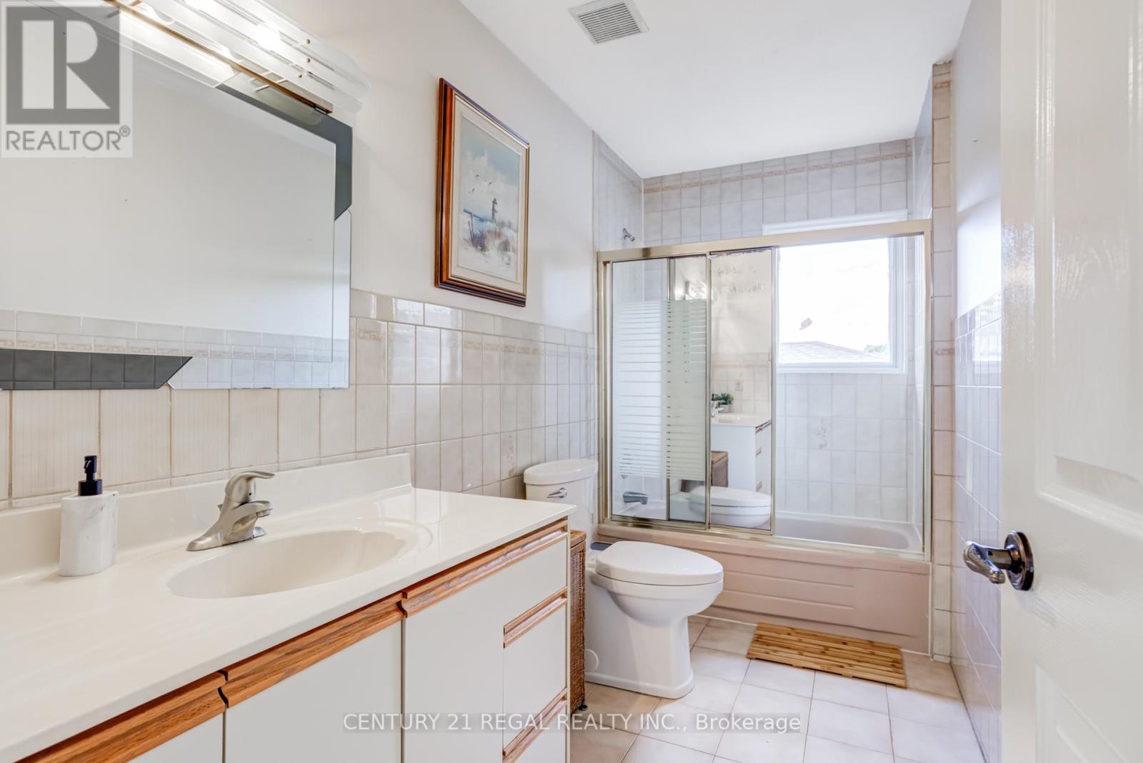 52 Ranee Avenue, Toronto (Englemount-Lawrence), Ontario  M6A 1M9 - Photo 22 - C12370037