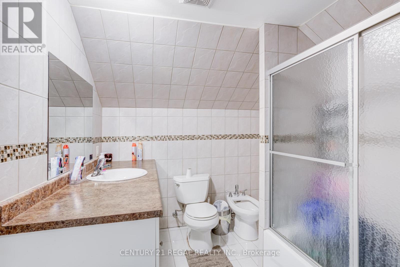 52 Ranee Avenue, Toronto (Englemount-Lawrence), Ontario  M6A 1M9 - Photo 32 - C12370037