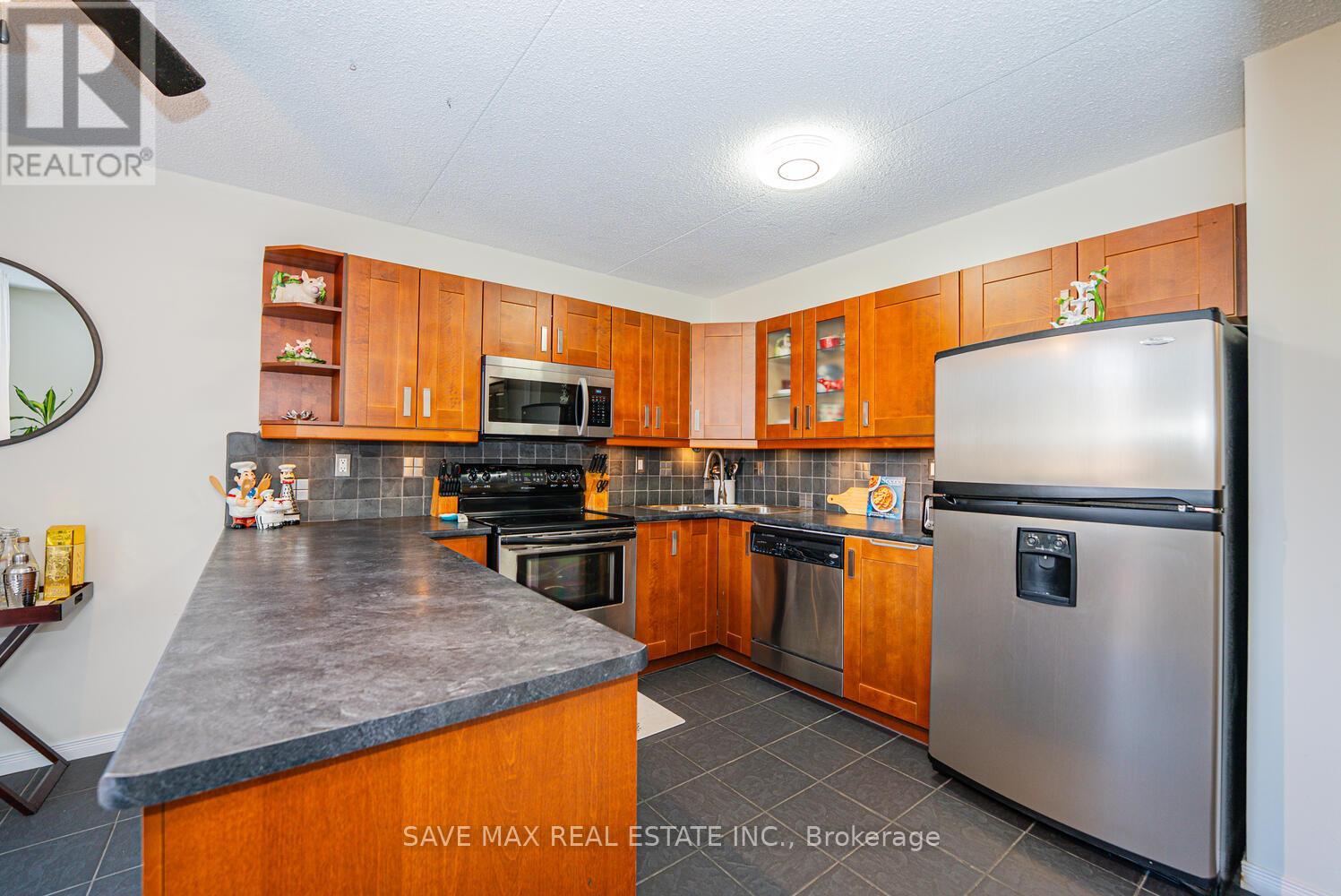 214 - 580 Mary Street E, Whitby, Ontario  L1N 2R3 - Photo 15 - E12370029