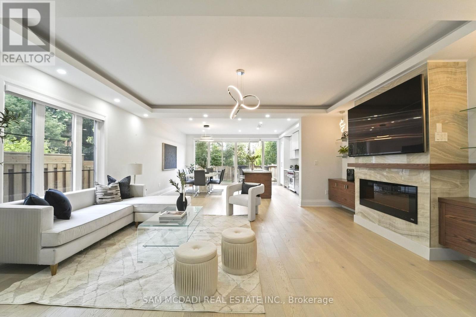 11b Maple Avenue N, Mississauga, Ontario  L5H 2R9 - Photo 6 - W12308433