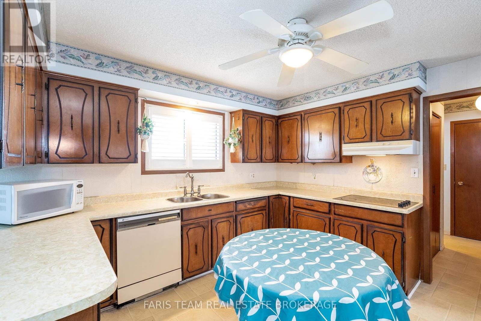 547 Line 11 N, Oro-Medonte, Ontario  L3V 0H5 - Photo 9 - S12370045