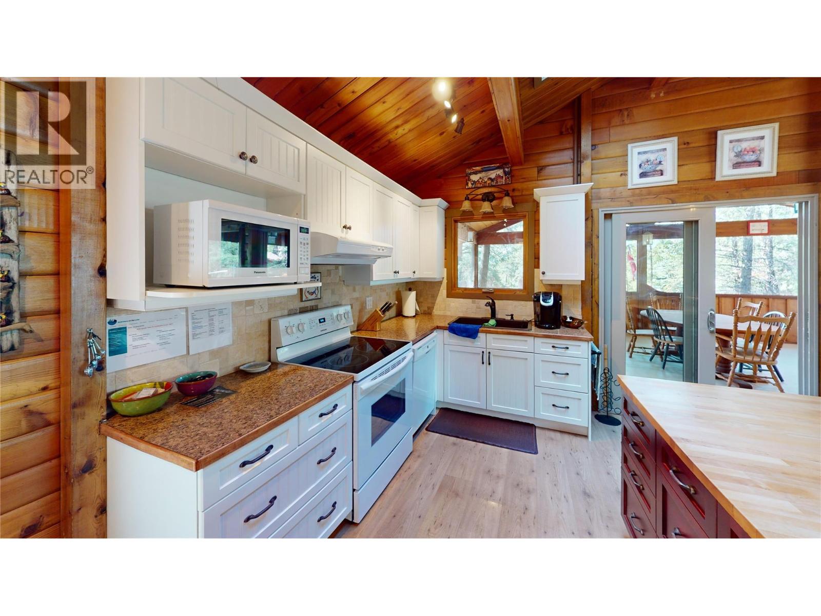 110 Indian Beach Road, Windermere, British Columbia  V0B 2L2 - Photo 4 - 10360981