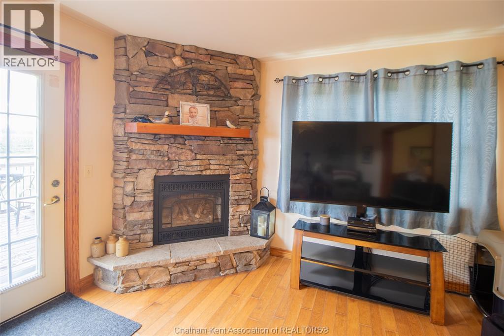 710 Johnston Road, Dawn-Euphemia, Ontario  N0P 1C0 - Photo 11 - 25021309