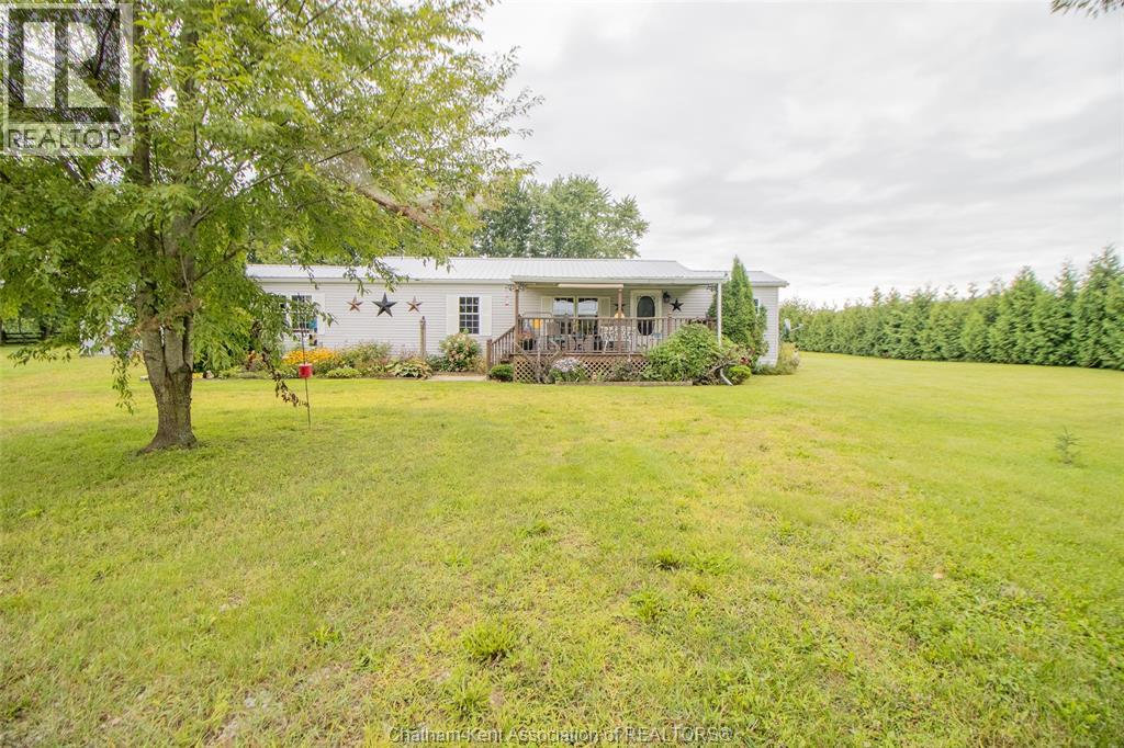 710 Johnston Road, Dawn-Euphemia, Ontario  N0P 1C0 - Photo 2 - 25021309