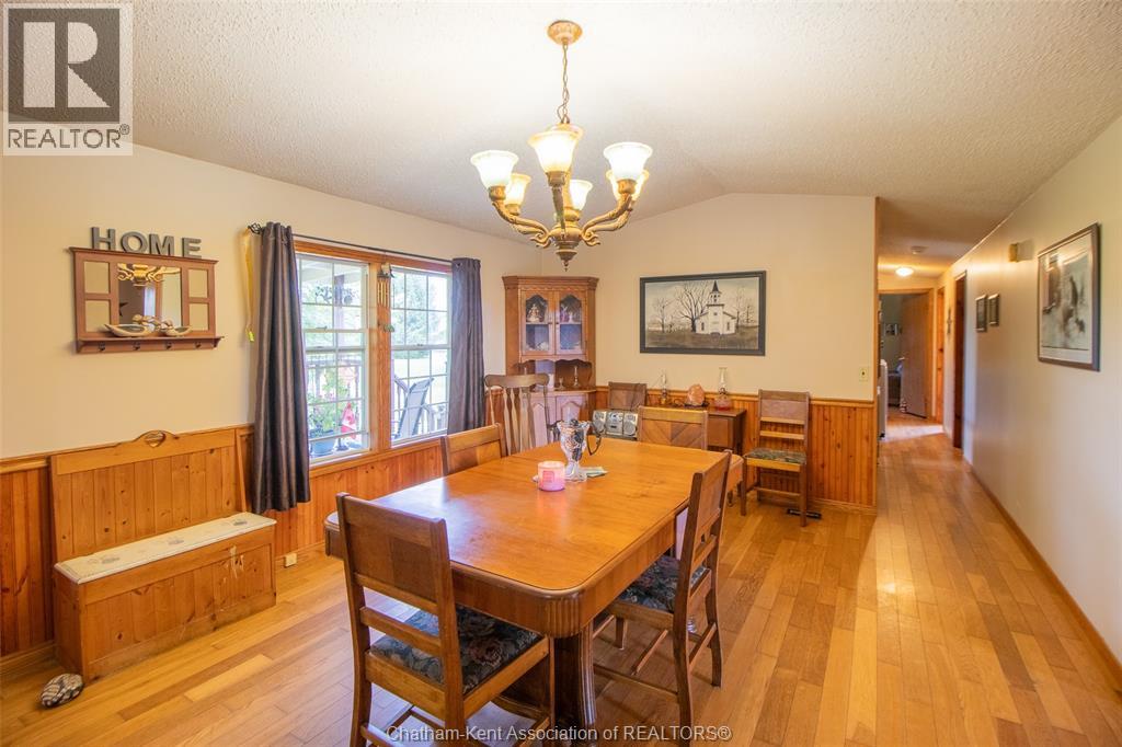 710 Johnston Road, Dawn-Euphemia, Ontario  N0P 1C0 - Photo 6 - 25021309