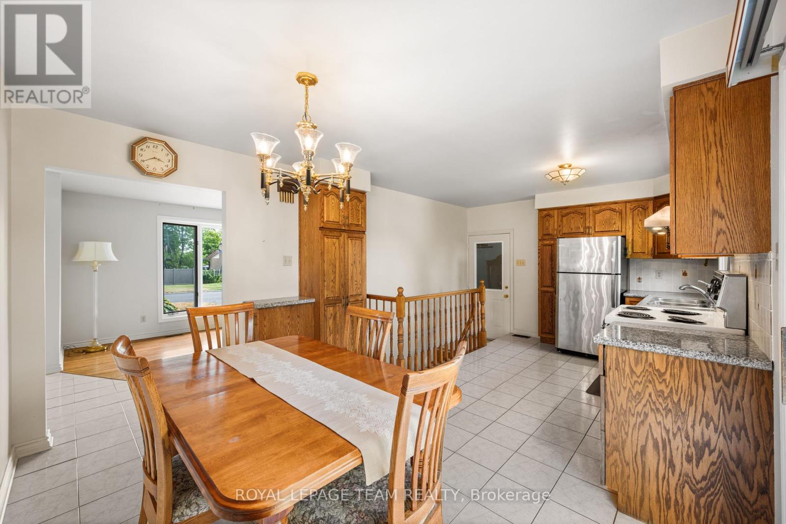 5 Spring Garden Avenue, Ottawa, Ontario  K2G 3B1 - Photo 13 - X12370094
