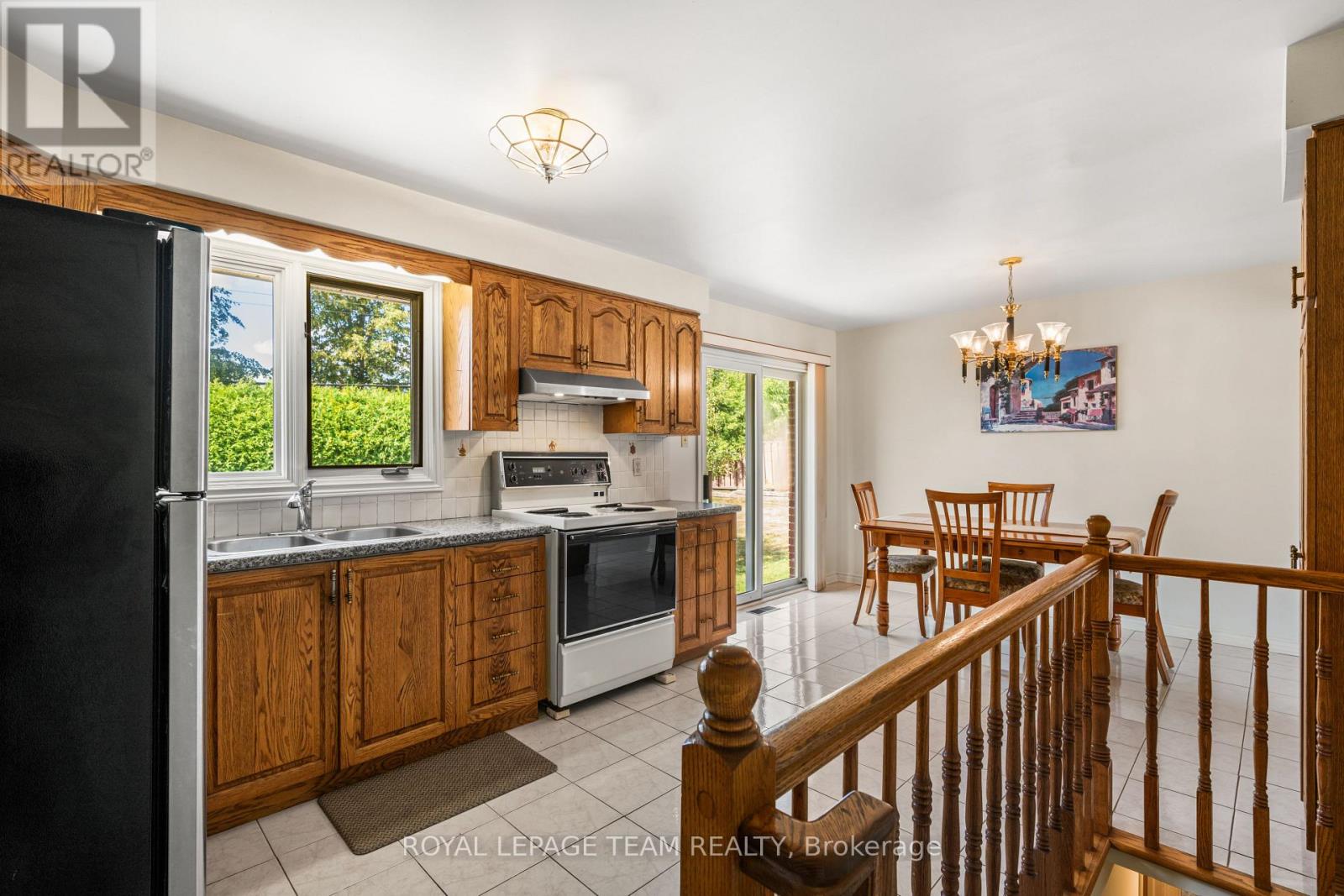5 Spring Garden Avenue, Ottawa, Ontario  K2G 3B1 - Photo 15 - X12370094