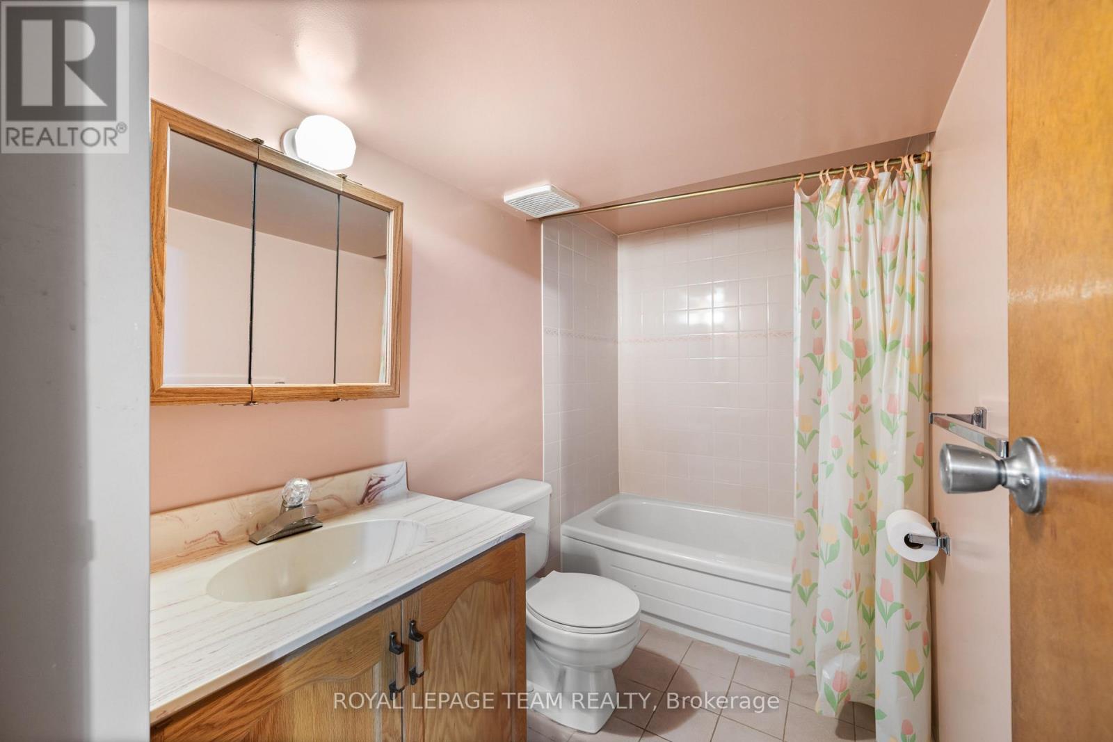 5 Spring Garden Avenue, Ottawa, Ontario  K2G 3B1 - Photo 29 - X12370094