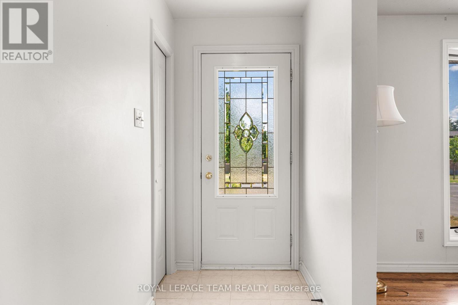 5 Spring Garden Avenue, Ottawa, Ontario  K2G 3B1 - Photo 5 - X12370094