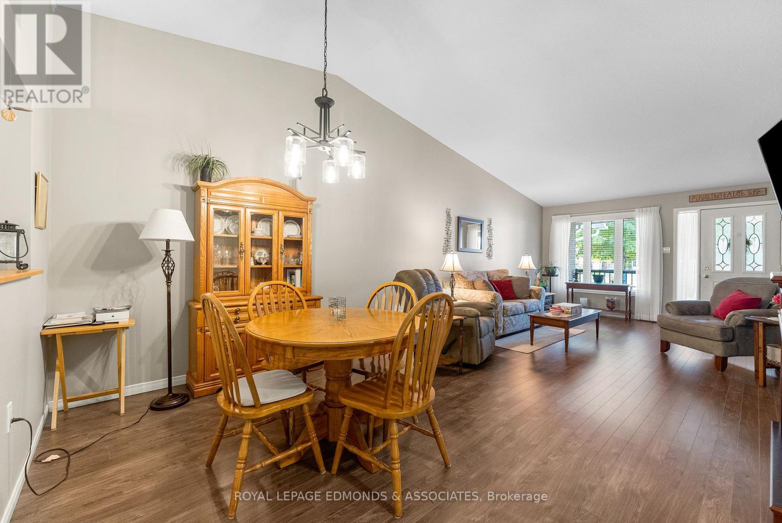 385 Morris Street, Pembroke, Ontario  K8A 8P4 - Photo 14 - X12370144