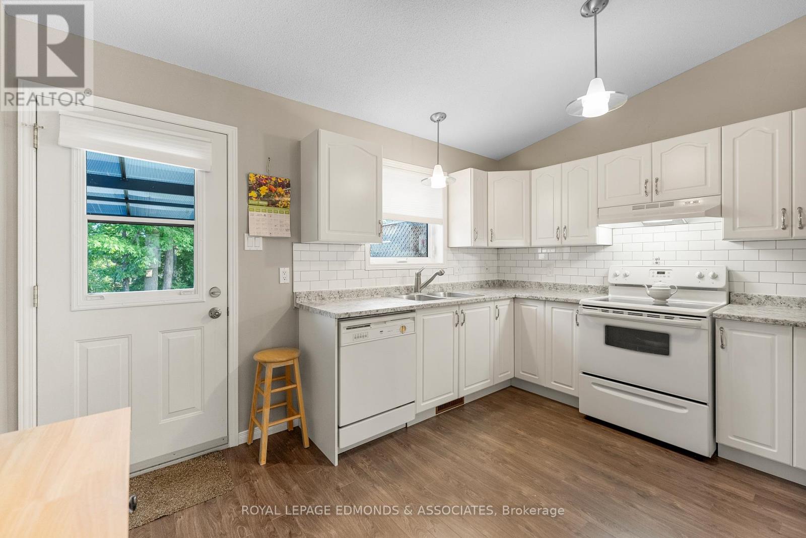 385 Morris Street, Pembroke, Ontario  K8A 8P4 - Photo 17 - X12370144
