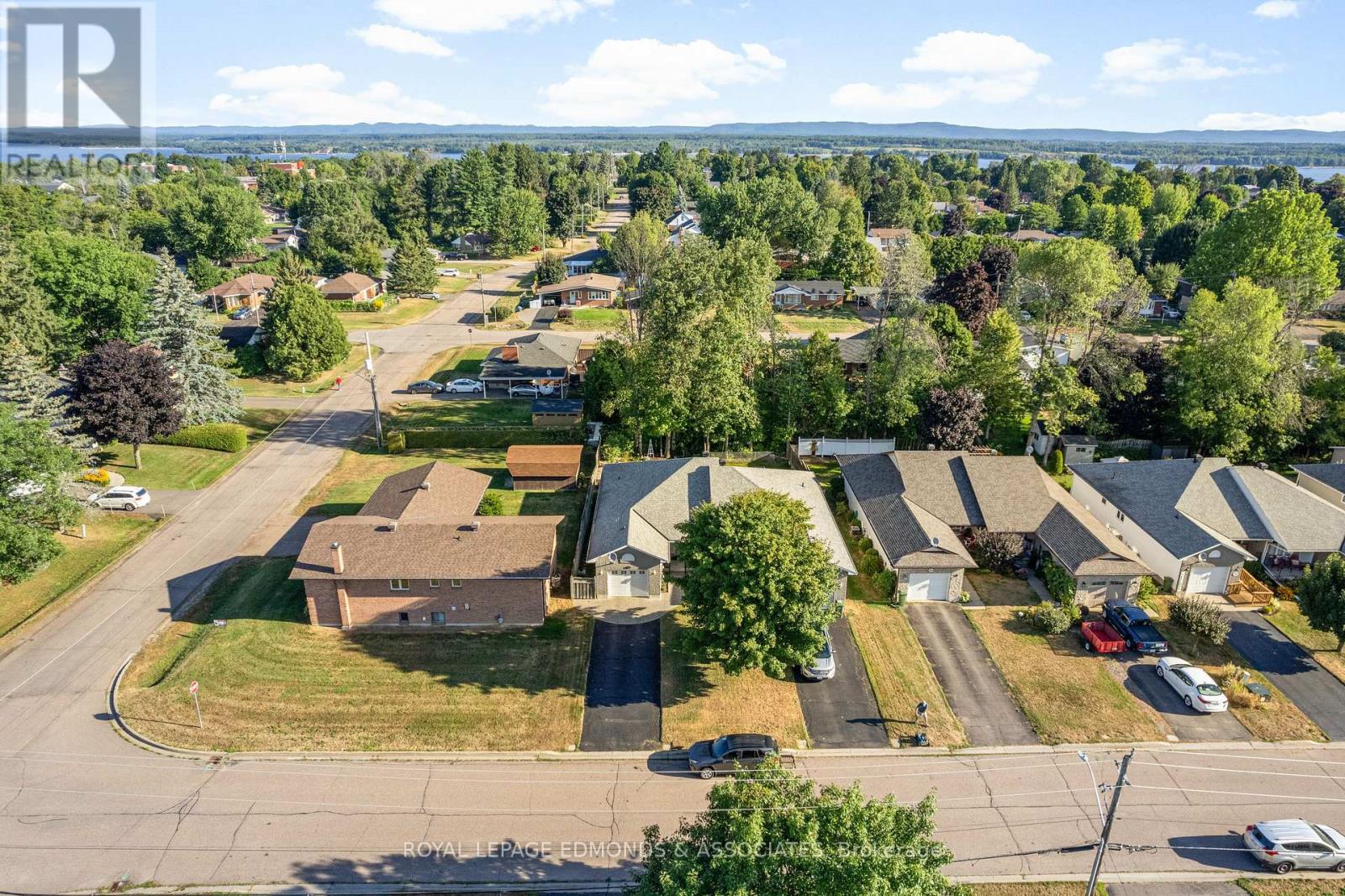 385 Morris Street, Pembroke, Ontario  K8A 8P4 - Photo 35 - X12370144