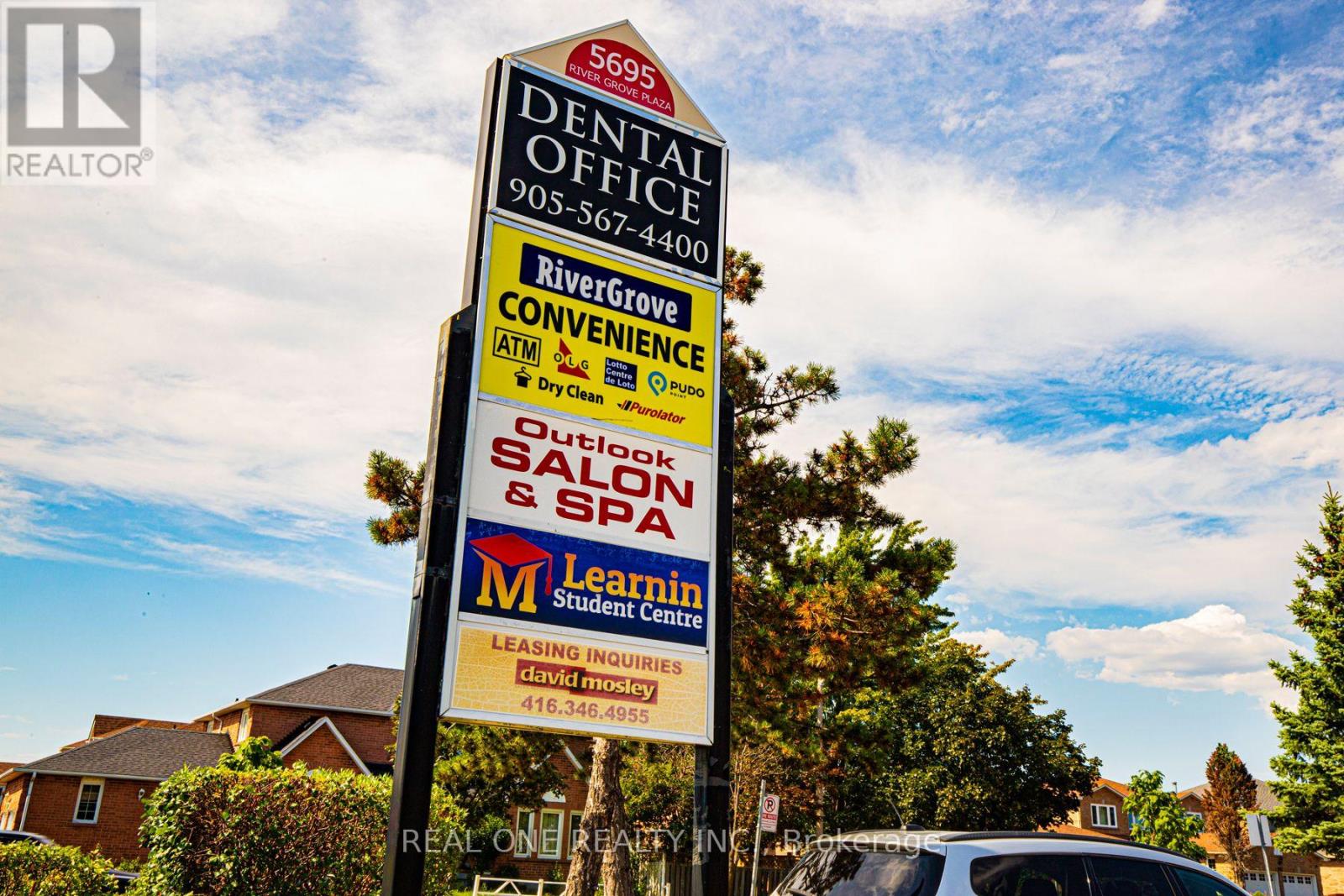 A - 5695 River Grove Avenue E, Mississauga, Ontario  L5M 3V8 - Photo 11 - W12369958