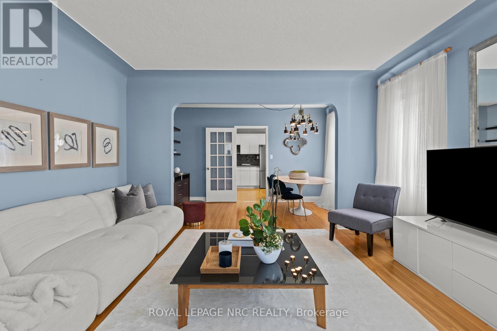 28 Augusta Avenue, St. Catharines, Ontario  L2M 5R2 - Photo 10 - X12370134