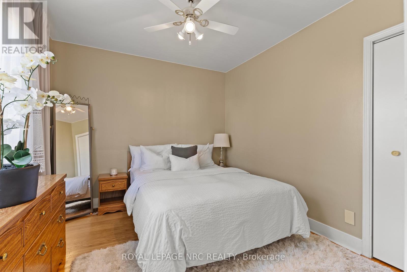 28 Augusta Avenue, St. Catharines, Ontario  L2M 5R2 - Photo 12 - X12370134