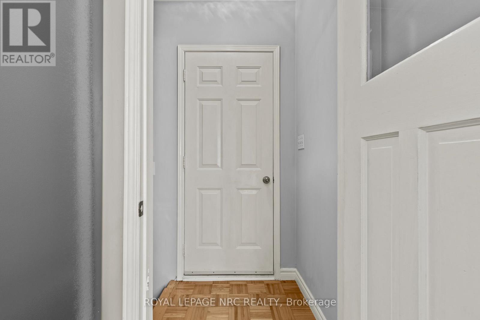 28 Augusta Avenue, St. Catharines, Ontario  L2M 5R2 - Photo 36 - X12370134