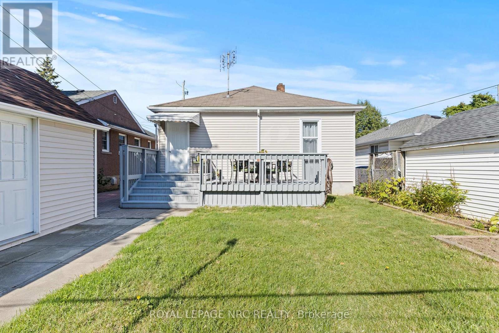 28 Augusta Avenue, St. Catharines, Ontario  L2M 5R2 - Photo 37 - X12370134