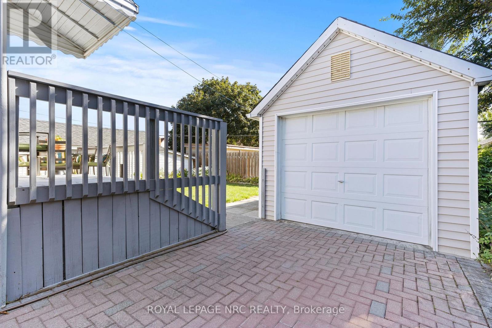 28 Augusta Avenue, St. Catharines, Ontario  L2M 5R2 - Photo 44 - X12370134