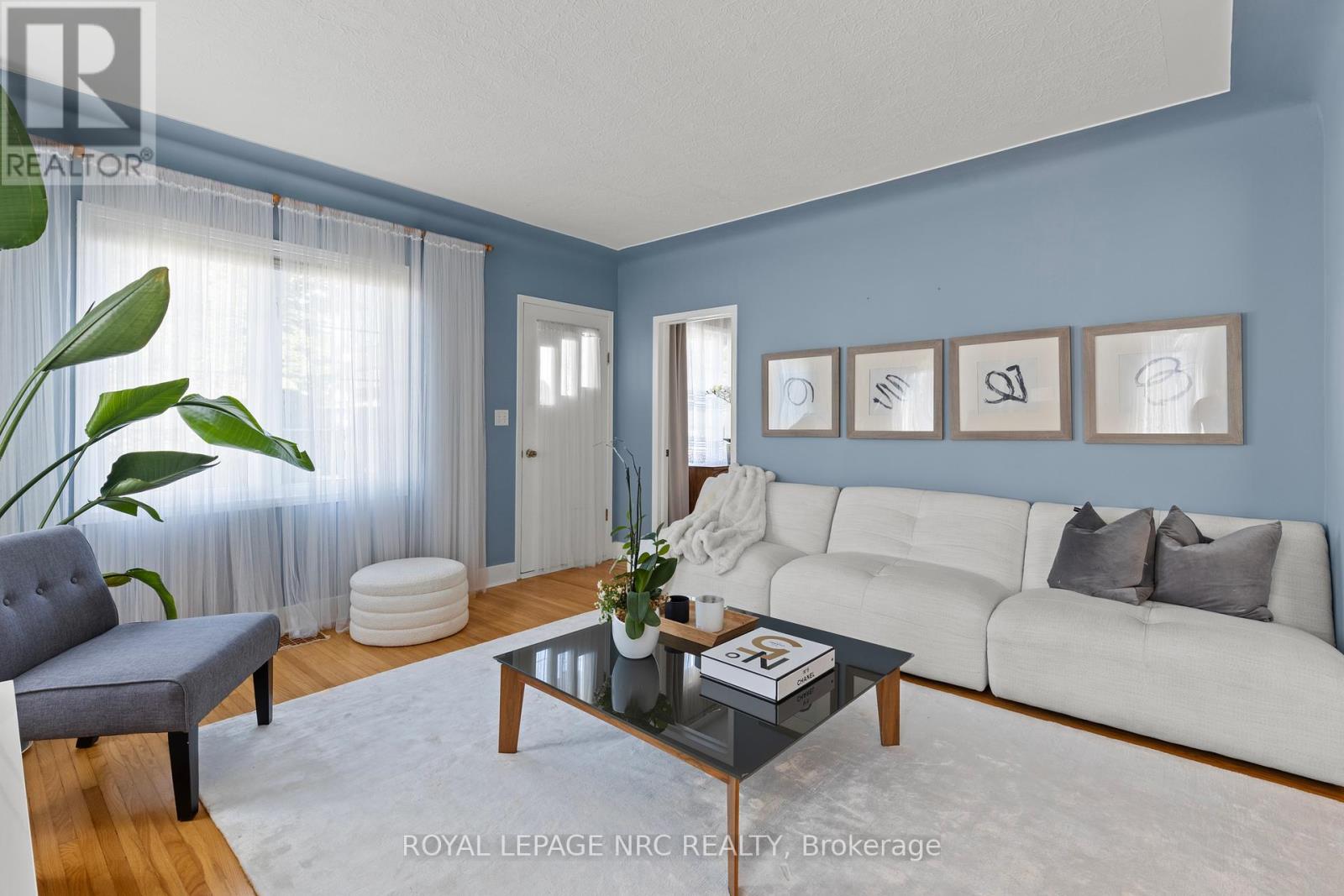 28 Augusta Avenue, St. Catharines, Ontario  L2M 5R2 - Photo 7 - X12370134