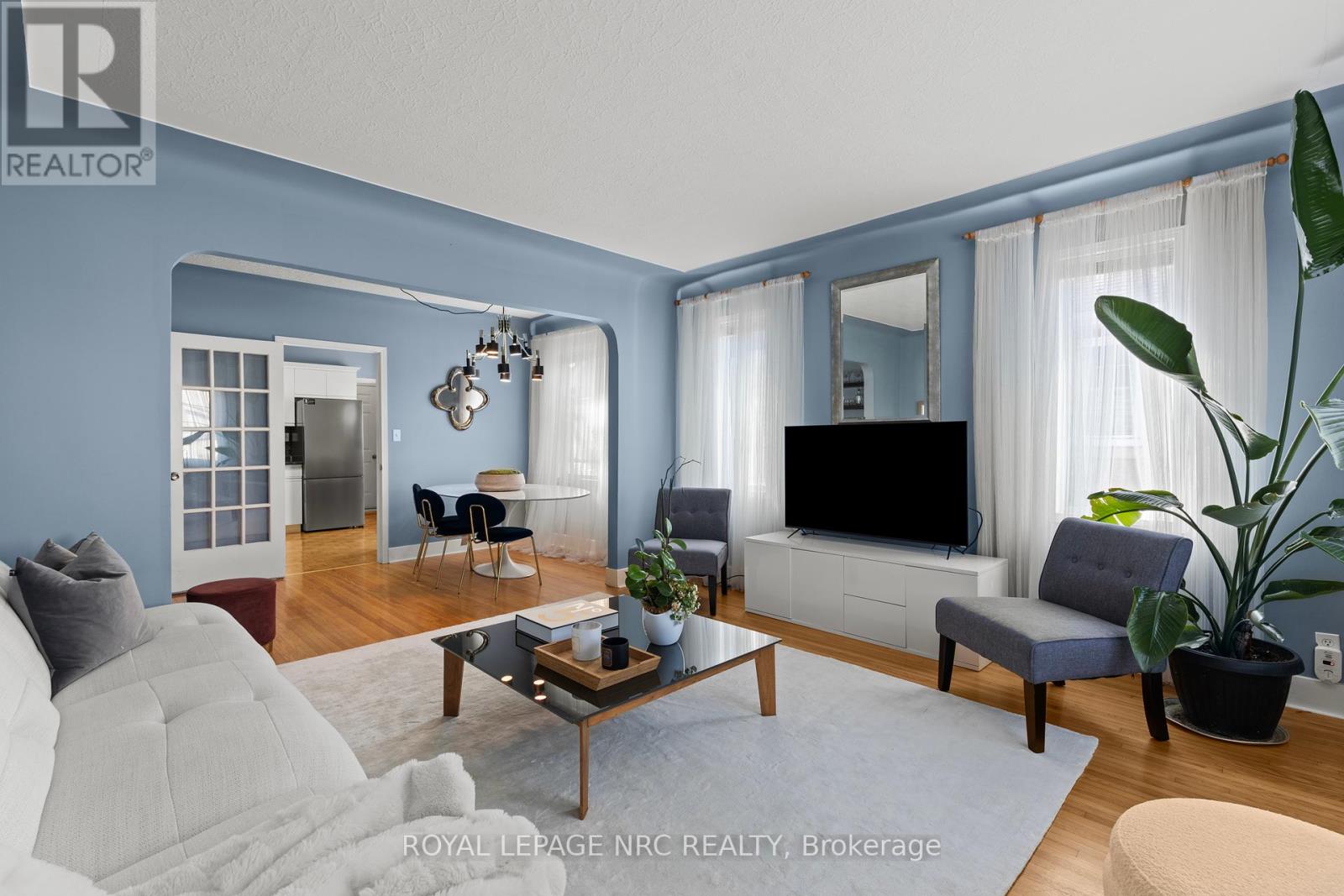 28 Augusta Avenue, St. Catharines, Ontario  L2M 5R2 - Photo 9 - X12370134