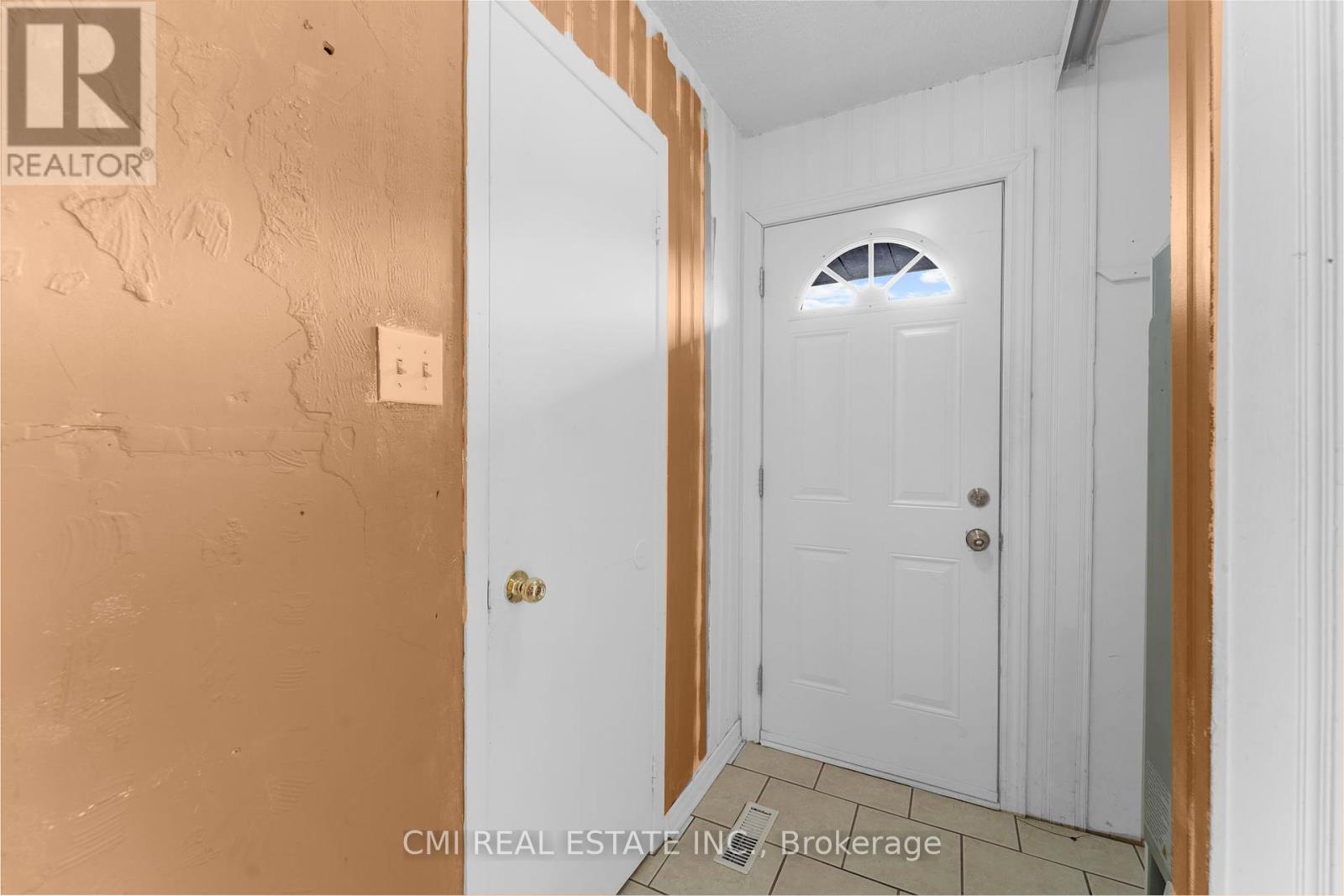 Property at 99 - 2570 SOUTHVALE CRESCENT image 5
