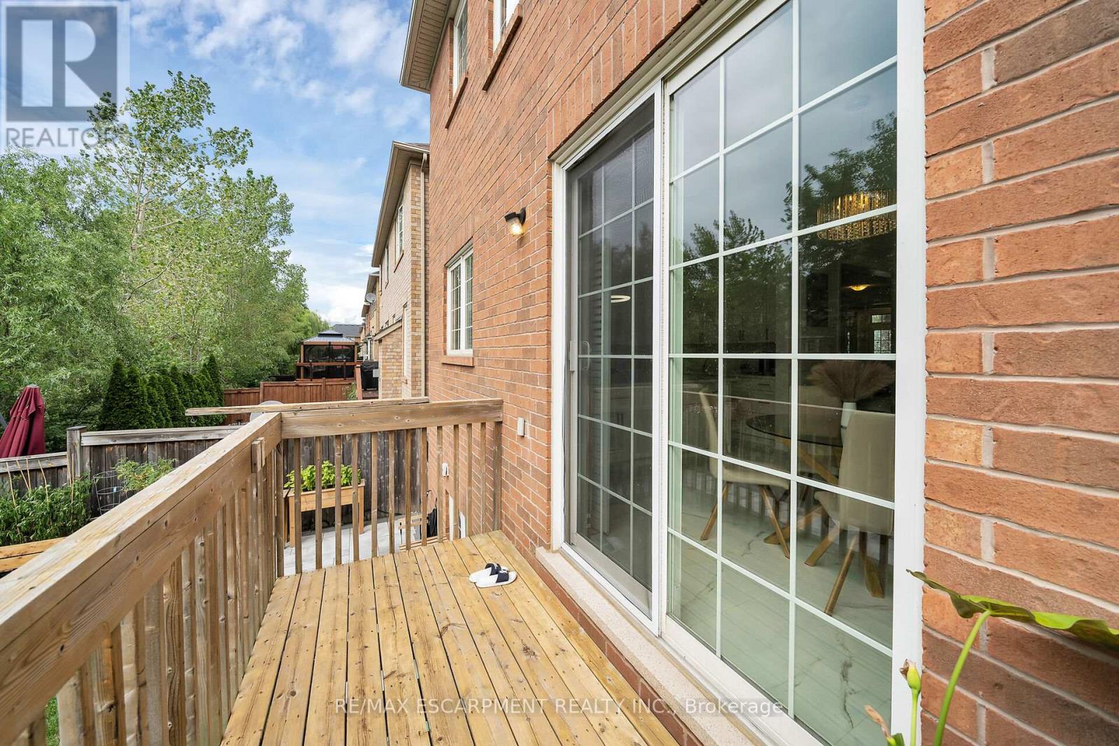 48 Montreal Circle, Hamilton, Ontario  L8E 0E1 - Photo 32 - X12369965