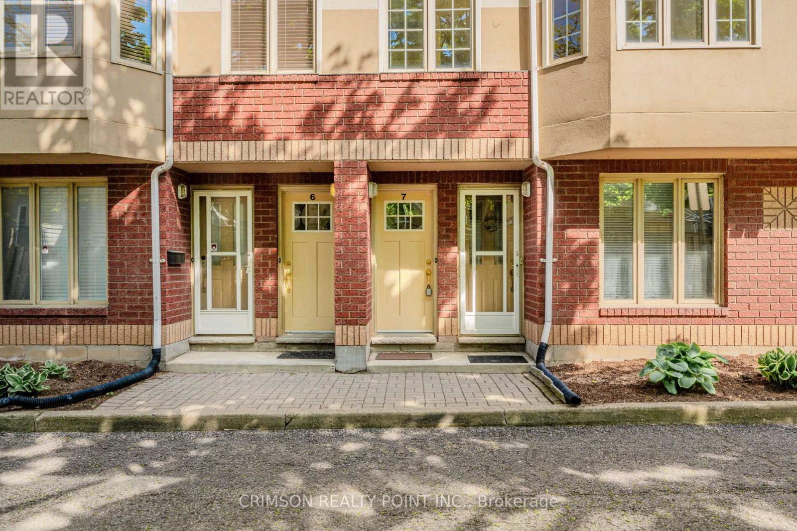 7 - 266 Limeridge Road E, Hamilton, Ontario  L9A 2S7 - Photo 1 - X12370046