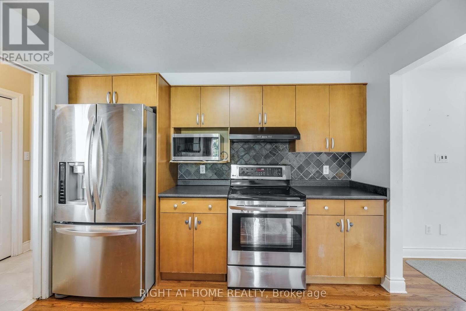 1578 Birchwood Drive, London South, Ontario  N6K 4X3 - Photo 10 - X12370065