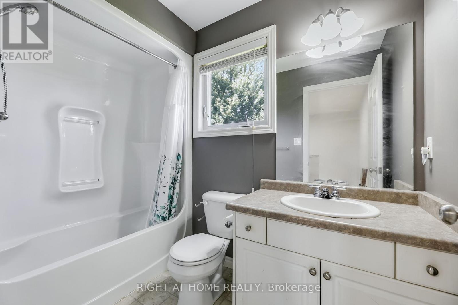 1578 Birchwood Drive, London South, Ontario  N6K 4X3 - Photo 16 - X12370065