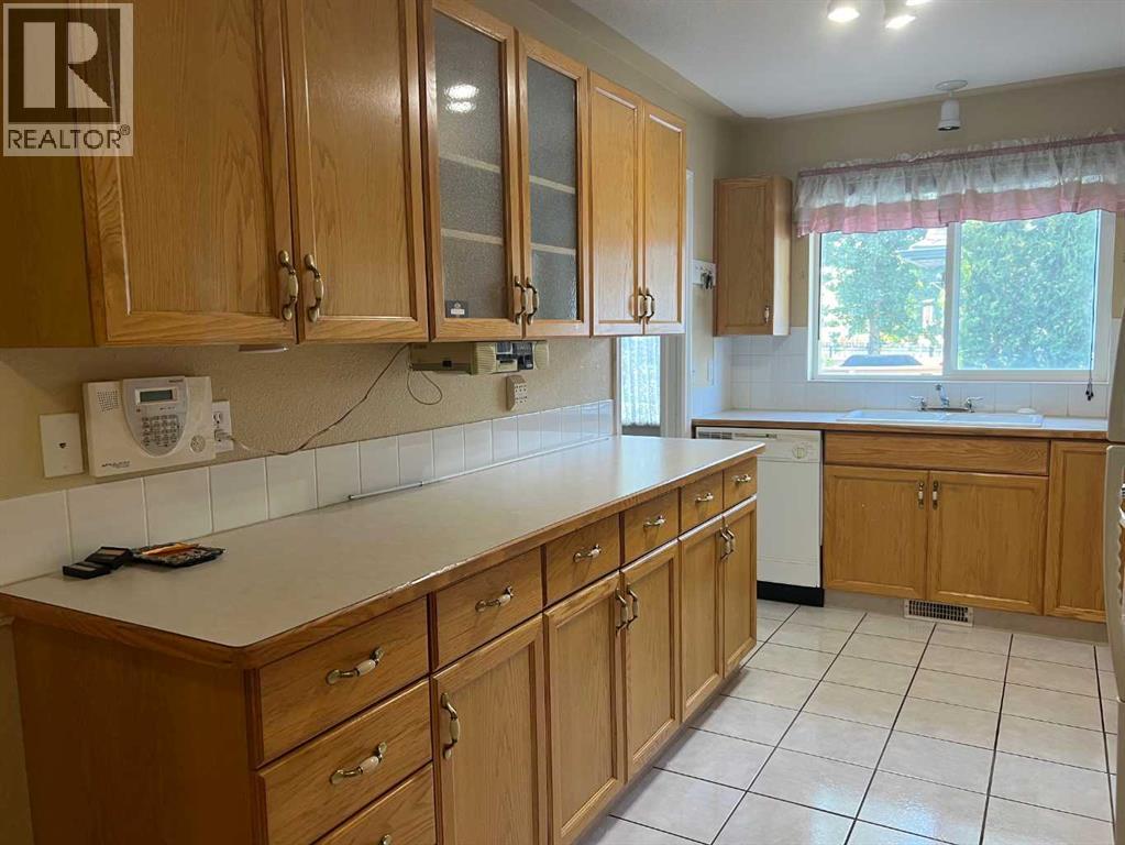 47 Squamish Boulevard W, Lethbridge, Alberta  T1K 7J7 - Photo 14 - A2252400