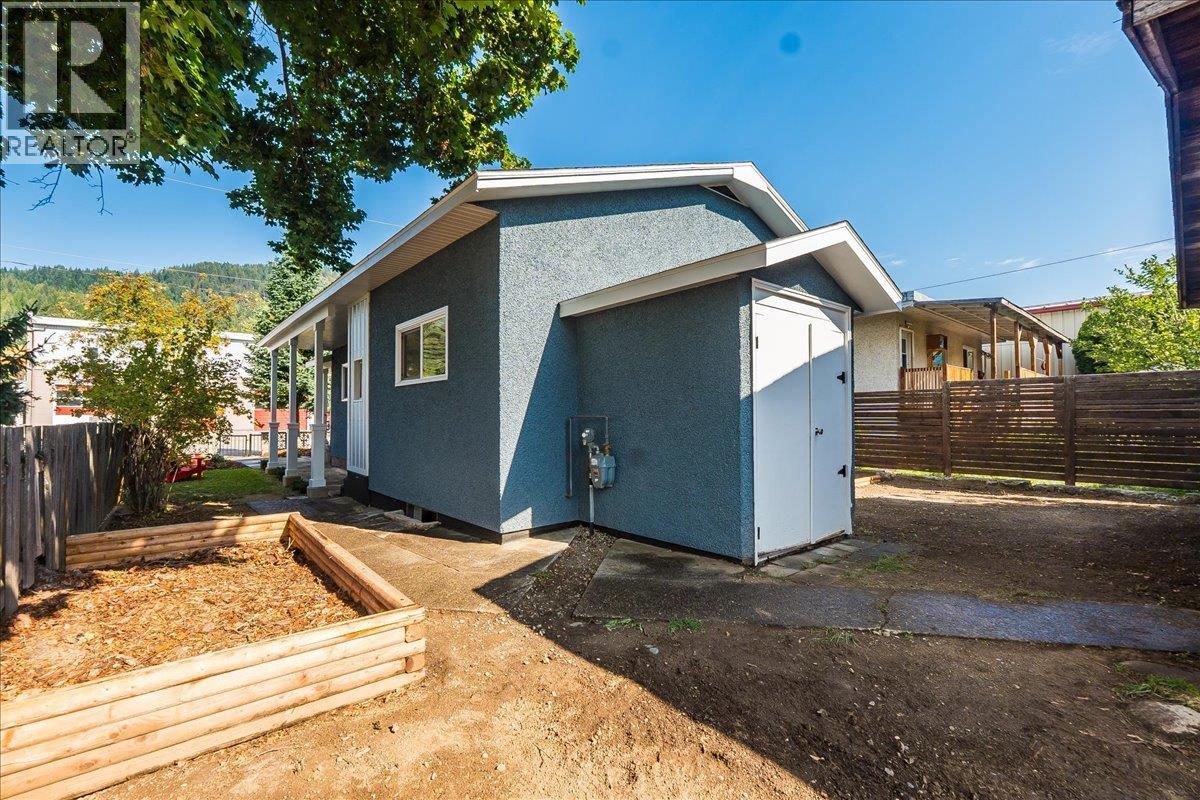 1918 Main Street, Fruitvale, British Columbia  V0G 1L0 - Photo 48 - 10360648