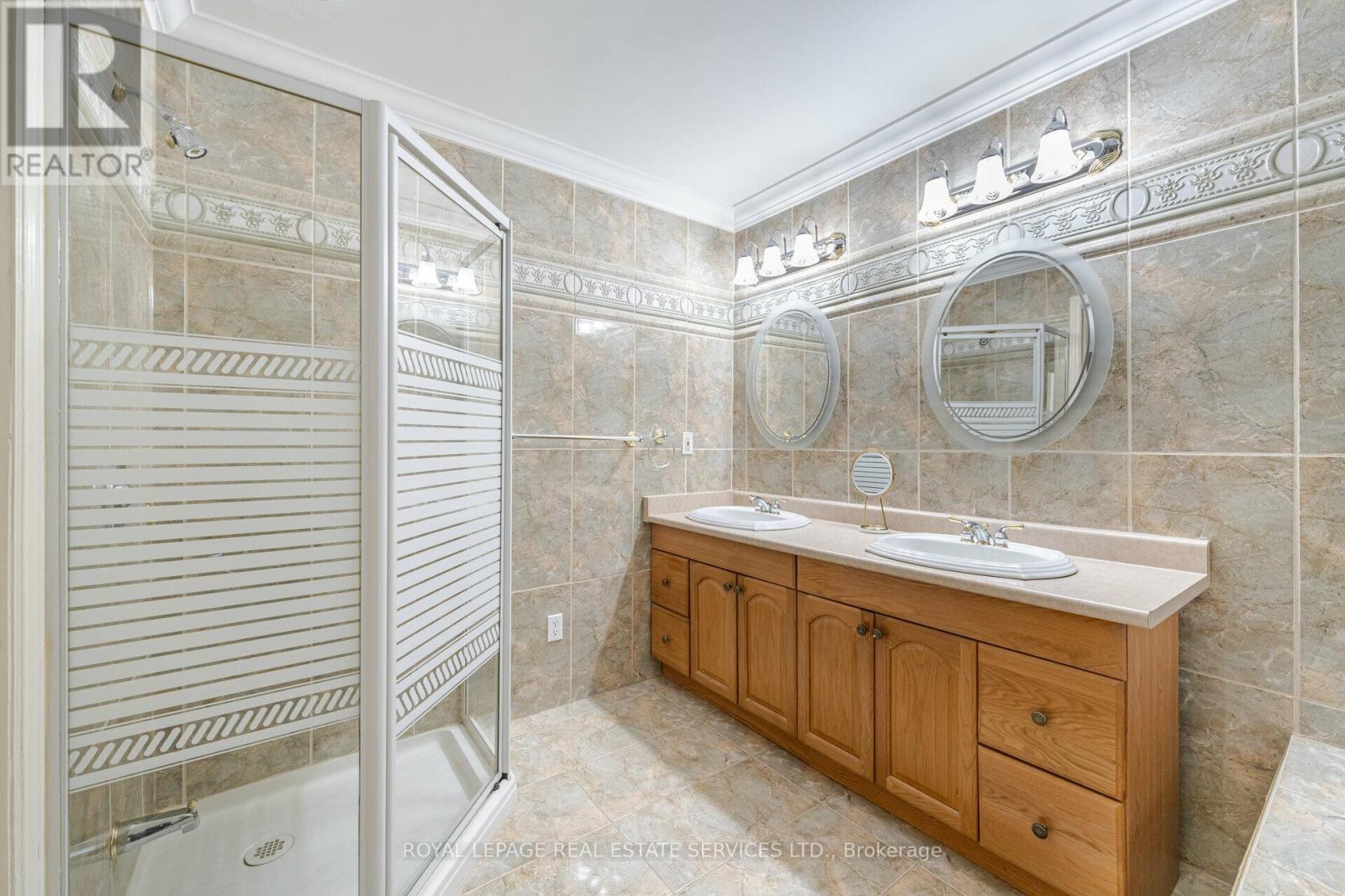 2130 Autumn Breeze Drive N, Mississauga, Ontario  L5B 1R4 - Photo 35 - W12369907
