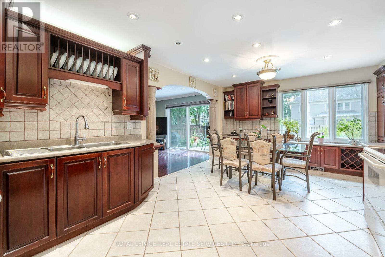 2130 Autumn Breeze Drive N, Mississauga, Ontario  L5B 1R4 - Photo 26 - W12369907
