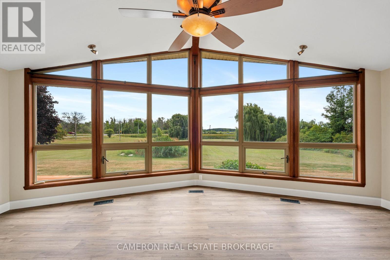 15474 Manning Road, South Stormont, Ontario  K0C 1M0 - Photo 15 - X12368966