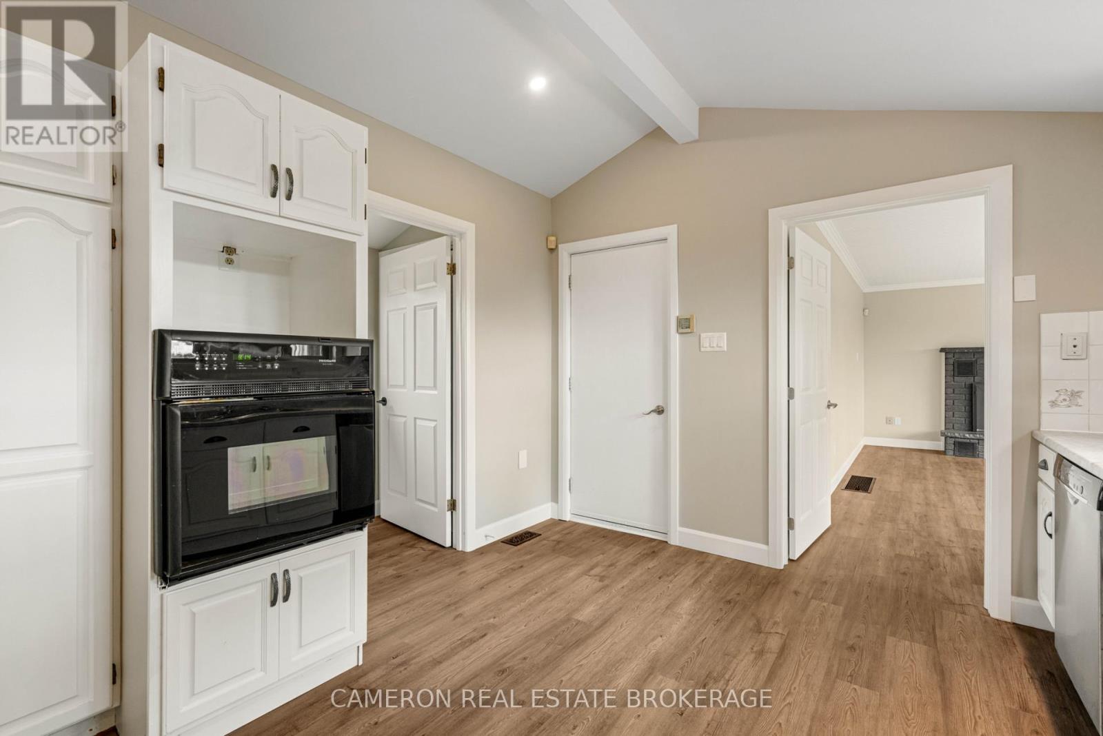 15474 Manning Road, South Stormont, Ontario  K0C 1M0 - Photo 6 - X12368966