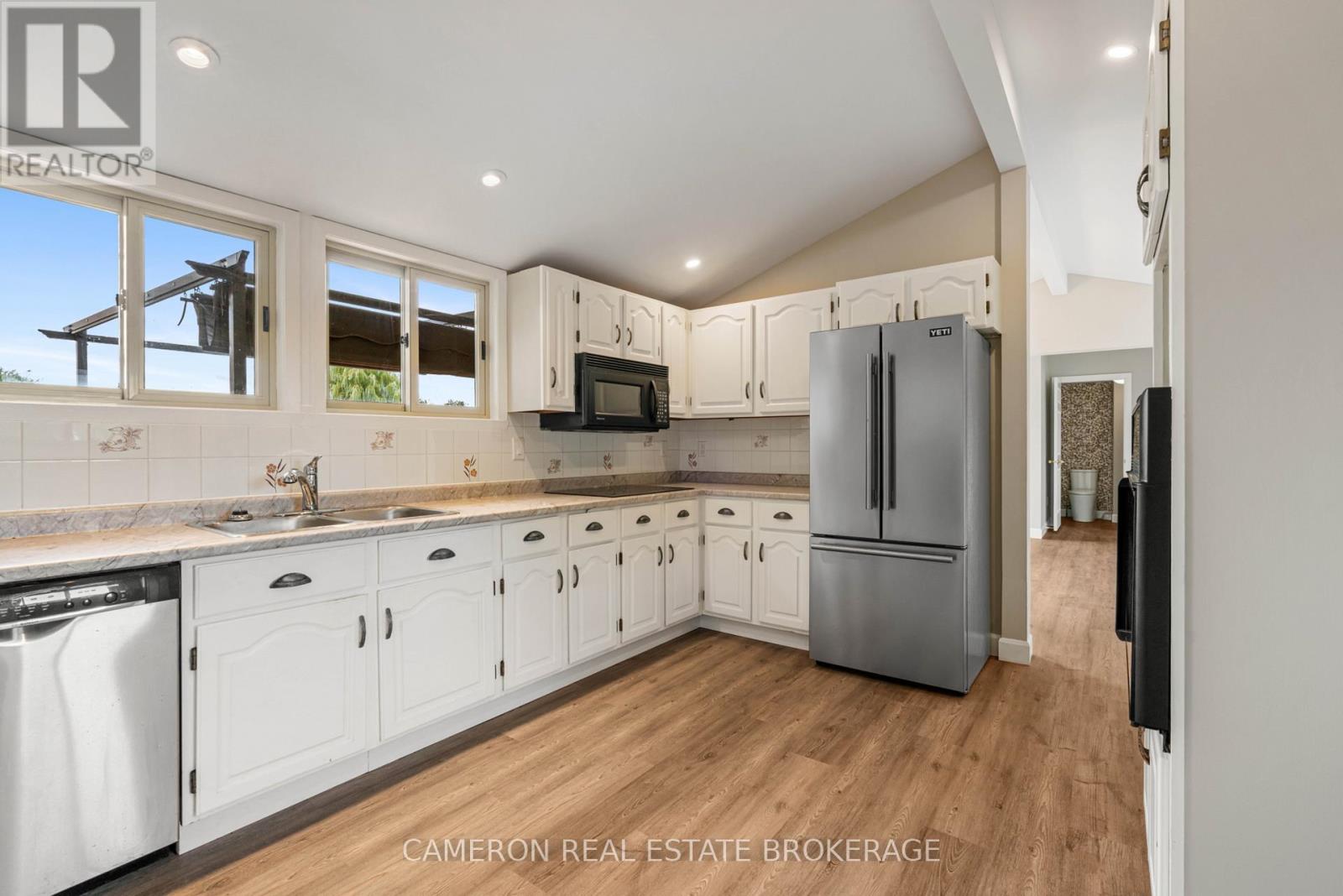 15474 Manning Road, South Stormont, Ontario  K0C 1M0 - Photo 7 - X12368966