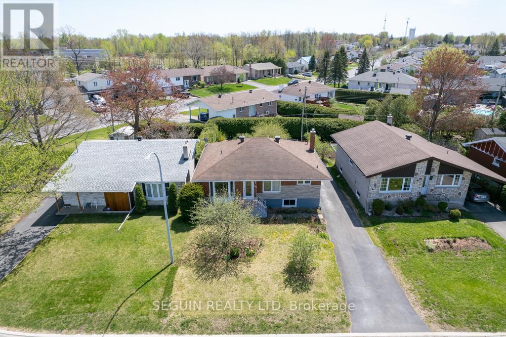 740 Cecile Boulevard, Hawkesbury, Ontario  K6A 1P3 - Photo 2 - X12370109