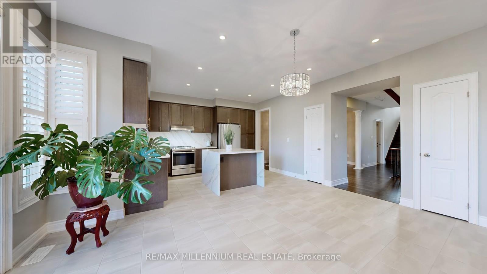 845 Langford Boulevard, Bradford West Gwillimbury, Ontario L3Z 4J2 - Photo 17 - N12366357