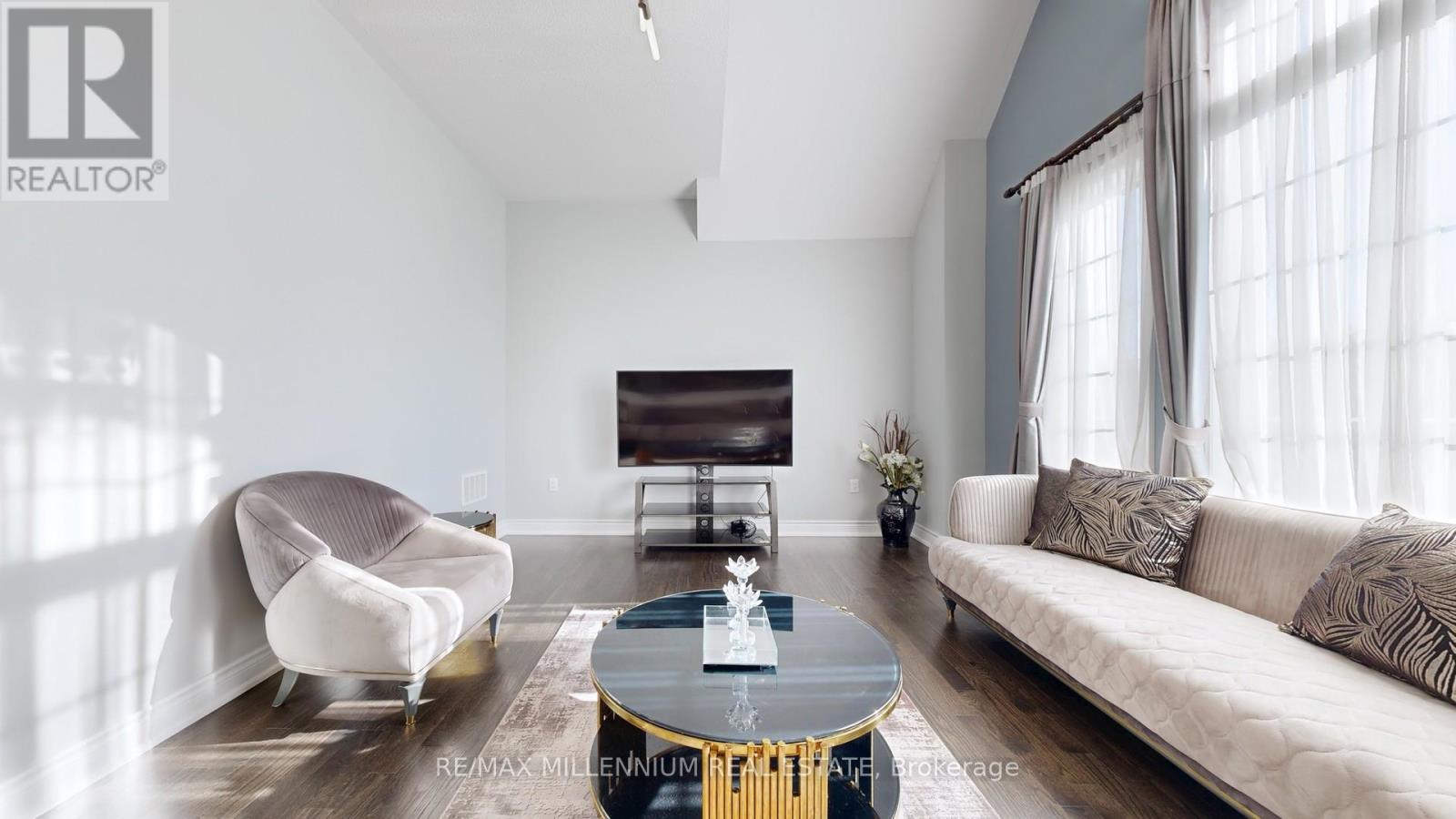 845 Langford Boulevard, Bradford West Gwillimbury, Ontario L3Z 4J2 - Photo 32 - N12366357