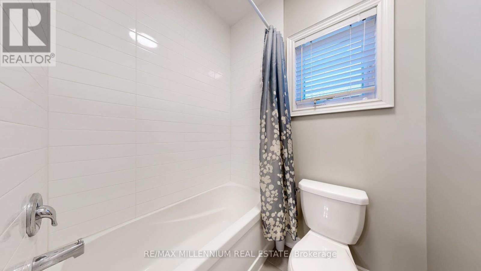 845 Langford Boulevard, Bradford West Gwillimbury, Ontario L3Z 4J2 - Photo 41 - N12366357