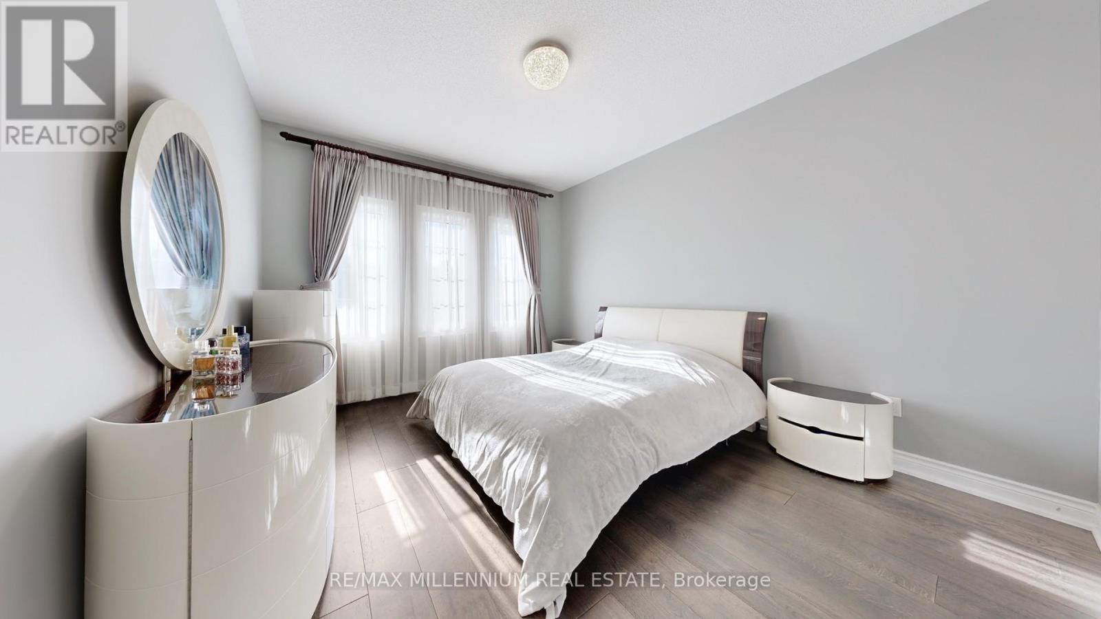 845 Langford Boulevard, Bradford West Gwillimbury, Ontario L3Z 4J2 - Photo 43 - N12366357