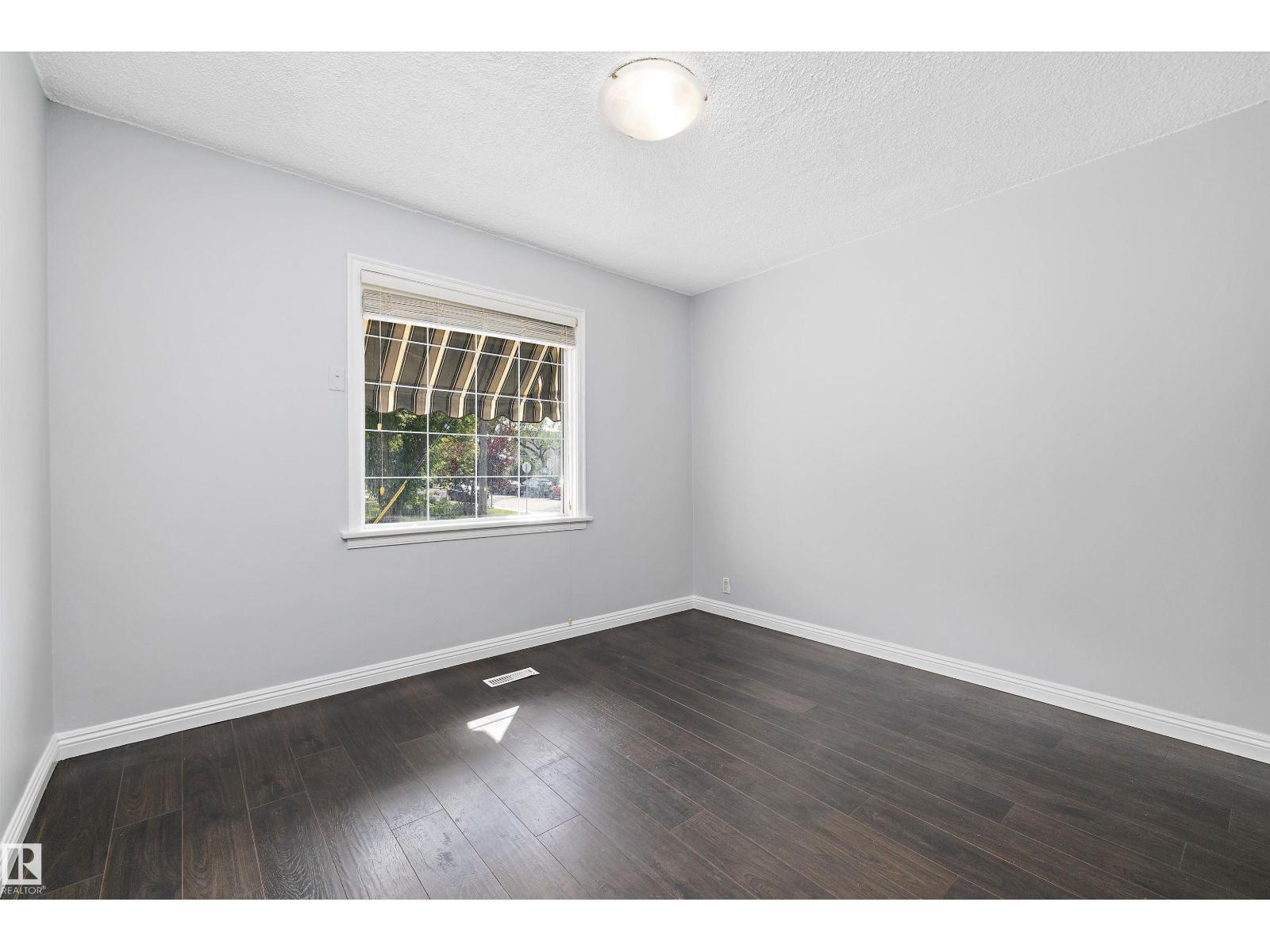 8020 115 Av Nw, Edmonton, Alberta  T5B 0L1 - Photo 18 - E4455109