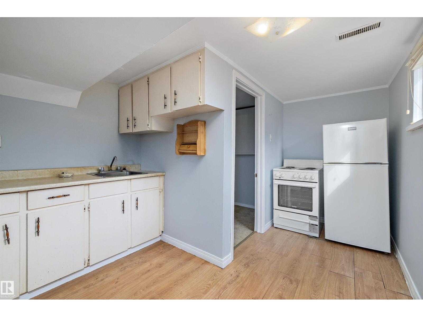 8020 115 Av Nw, Edmonton, Alberta  T5B 0L1 - Photo 28 - E4455109