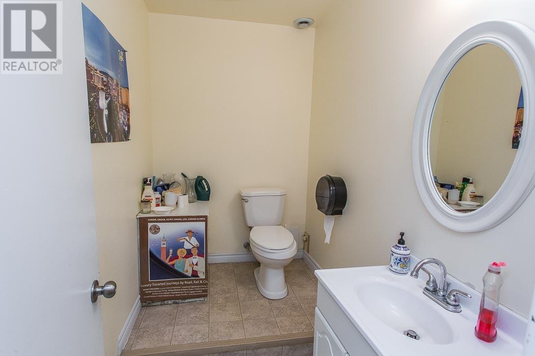 794 Queen St E, Sault Ste. Marie, Ontario  P6A 2B1 - Photo 9 - SM252422