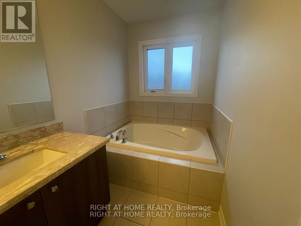 2051 Dale Road, Innisfil (Alcona), Ontario  L9S 0J8 - Photo 11 - N12370147