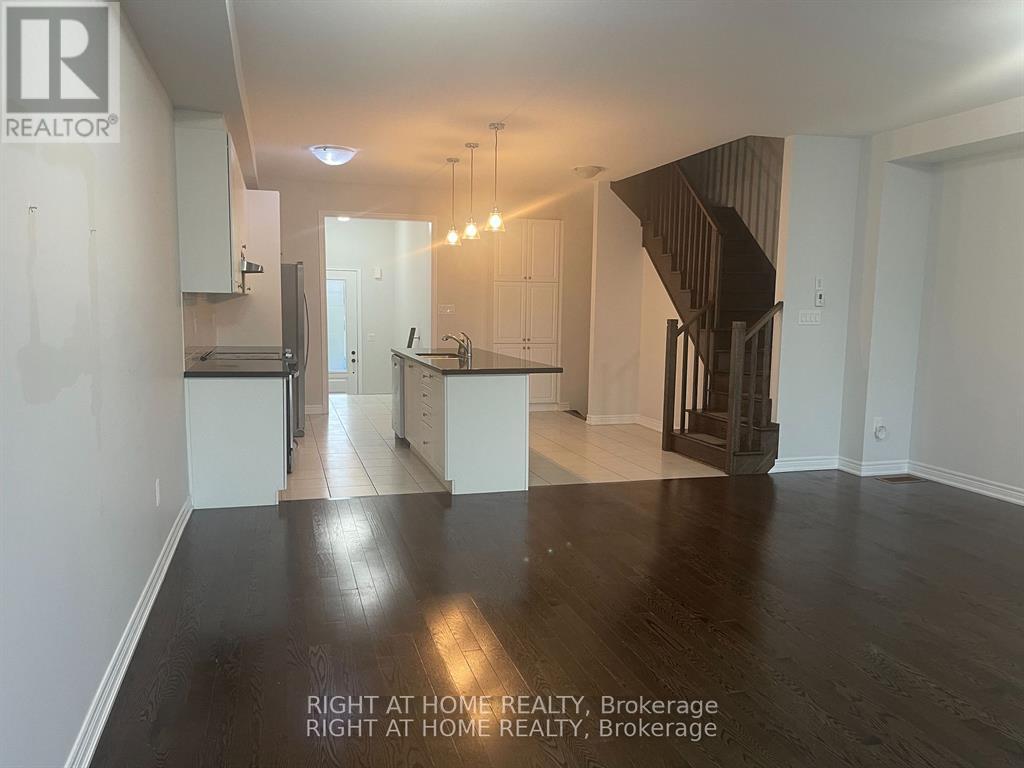 2051 Dale Road, Innisfil (Alcona), Ontario  L9S 0J8 - Photo 6 - N12370147