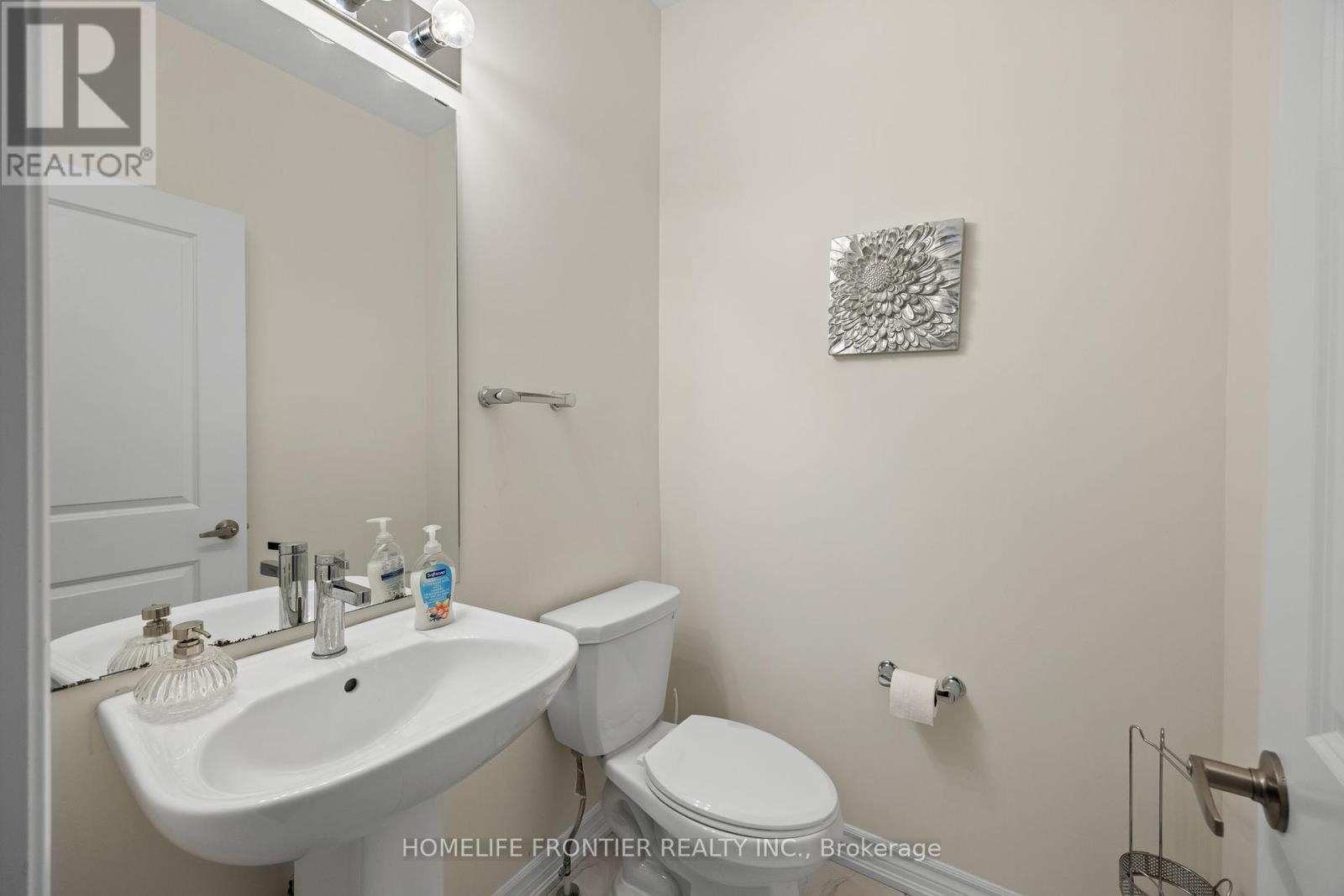 33 Simona Avenue, Wasaga Beach, Ontario  L9Z 0L5 - Photo 13 - S12370139