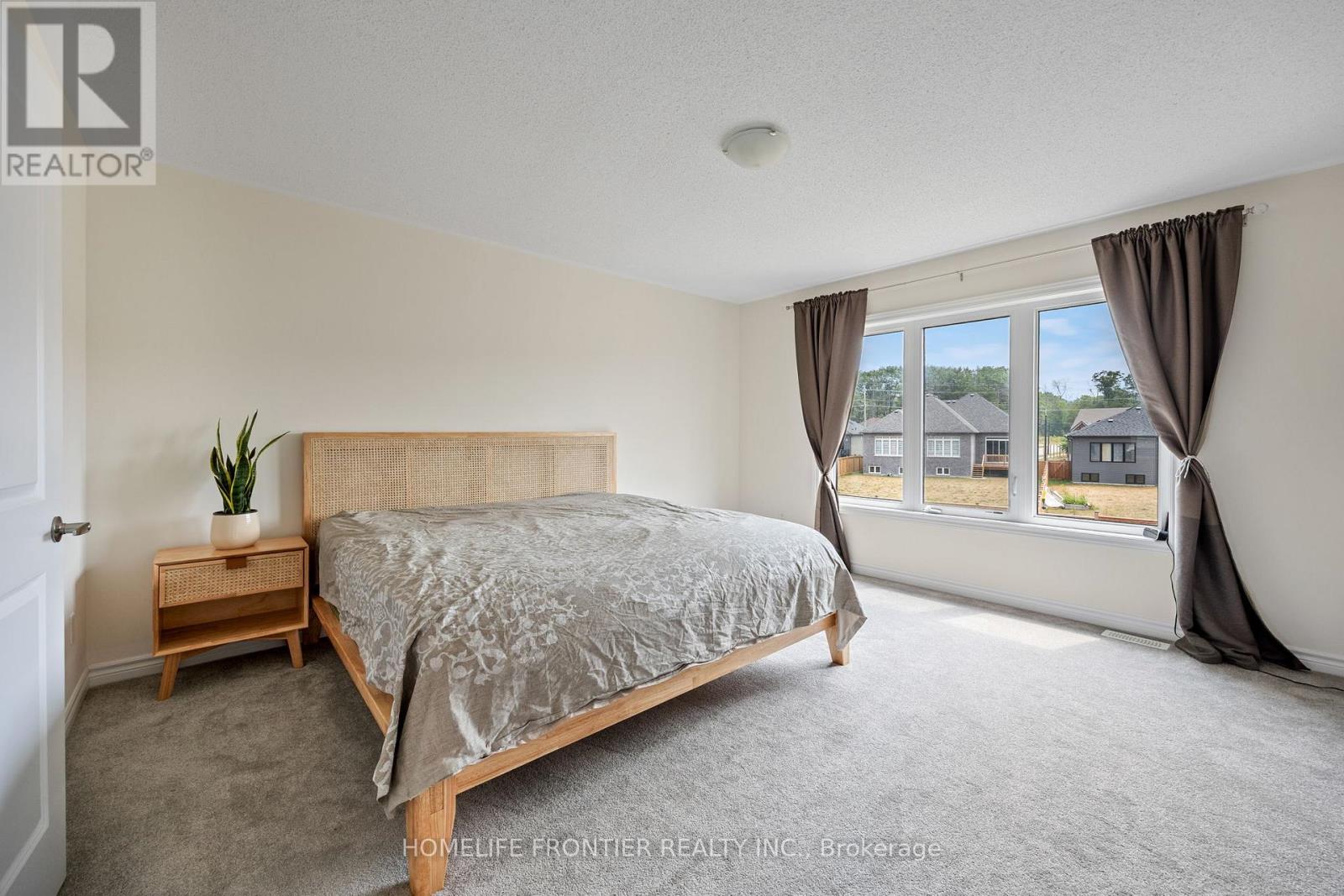 33 Simona Avenue, Wasaga Beach, Ontario  L9Z 0L5 - Photo 15 - S12370139